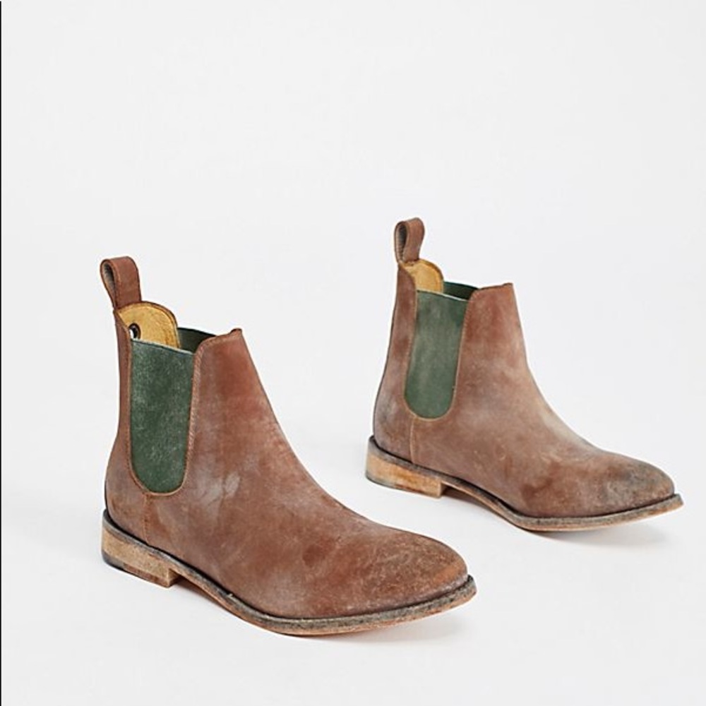 Mountain Peak Chelsea Boot